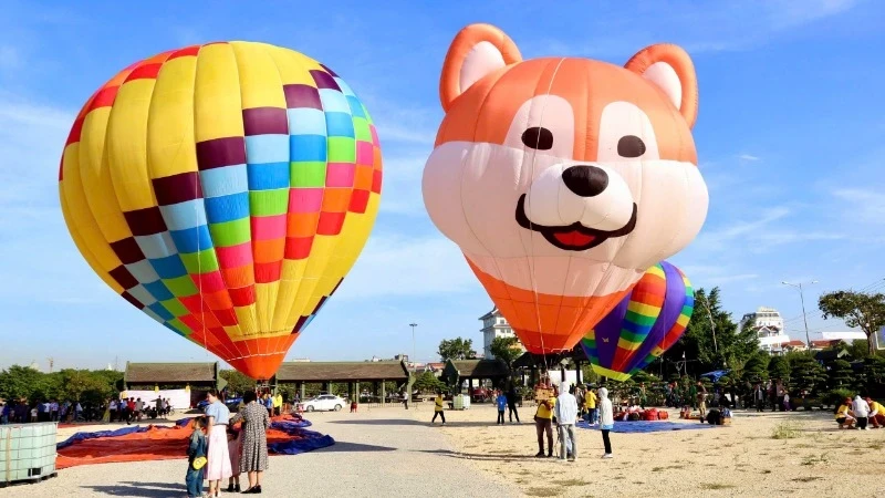 Ninh Bình đang ngày càng khẳng định vị thế, trở thành điểm đến không thể bỏ qua của du khách trong và ngoài nước. (Ảnh: MINH ĐƯỜNG)