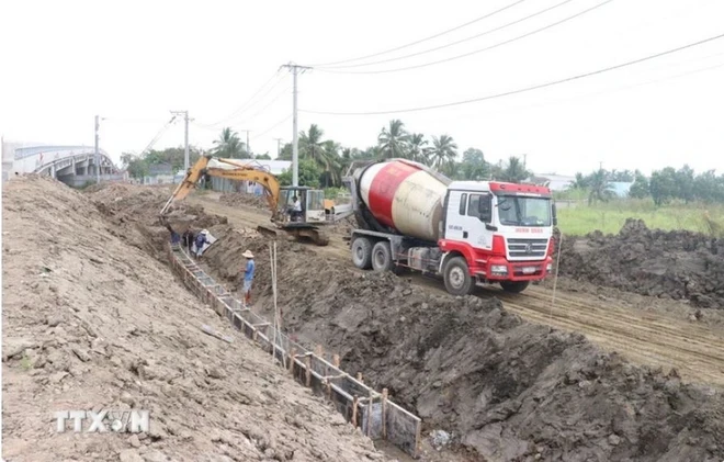 Một dự án giao thông tại Long An. (Ảnh: Bùi Giang/TTXVN)