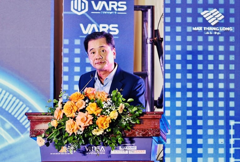 TS Nguyễn Văn Đính, Phó Chủ tịch Hiệp hội bất động sản Việt Nam : Thị trường BĐS Việt Nam đã bước qua giai đoạn khó khăn nhất với nhiều kết quả phục hồi tích cưc - Ảnh:VGP/Toàn Thắng