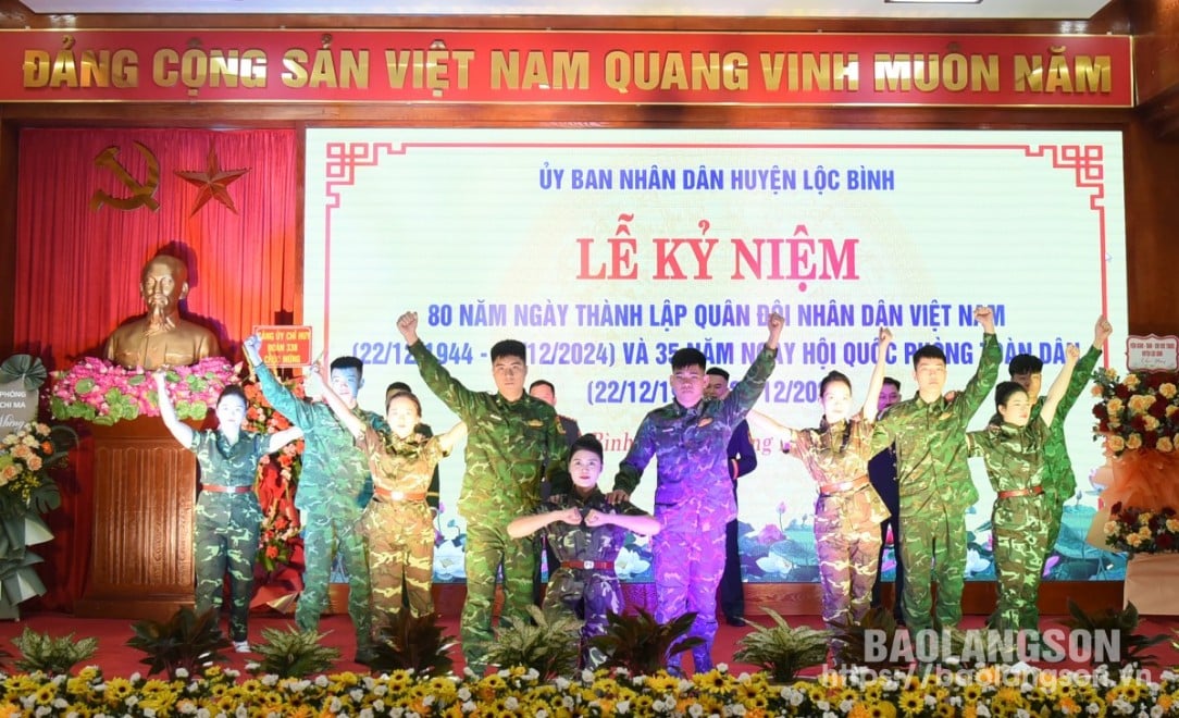 Chương trình biểu diễn văn nghệ tại lễ kỷ niệm