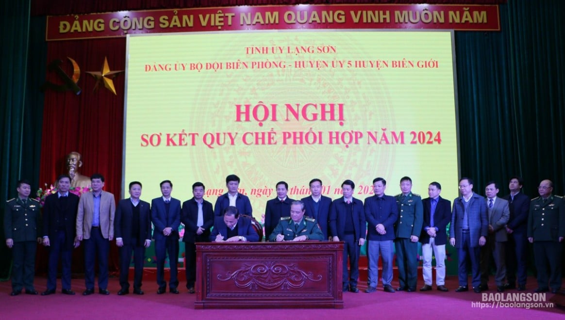 Lãnh đạo Đảng ủy BĐBP tỉnh và lãnh đạo huyện ủy 5 huyện biên giới ký kết quy chế phối hợp năm 2025