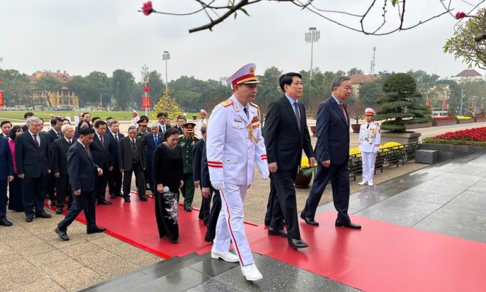 Lãnh đạo Đảng, Nhà nước vào Lăng viếng Chủ tịch Hồ Chí Minh - Báo Lạng Sơn