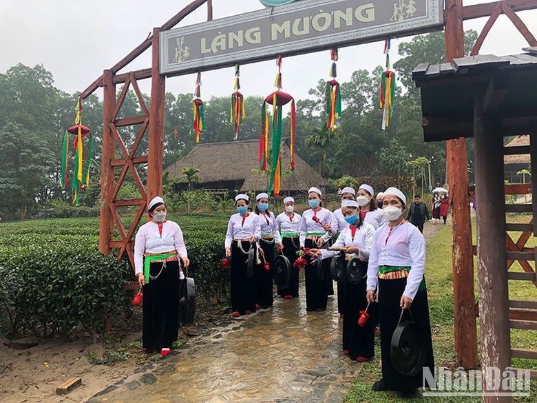 'Vui Tết độc lập' tại Làng Văn hóa - Du lịch các dân tộc Việt Nam ảnh 2