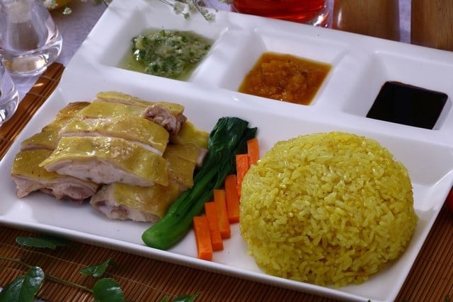 cym-ga-hainanese-chicken-rice-194917-3-16939070736781764639779.jpg