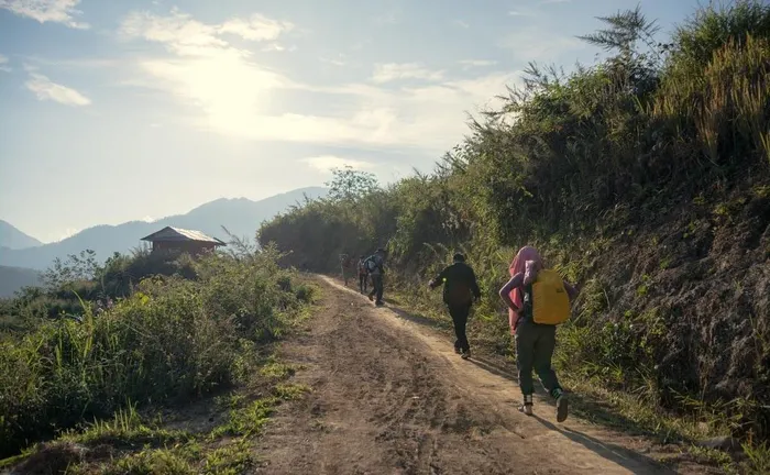 Những cung đường trekking nổi tiếng dành cho người ưa 'săn mây, hái sao' ảnh 5