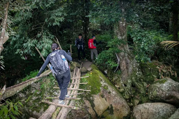 Gợi ý hành trình vượt 30km chinh phục đỉnh Ky Quan San ảnh 5