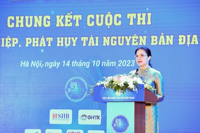 Chủ tịch Hội Liên hiệp Phụ nữ Việt Nam Hà Thị Nga báo cáo tại buổi lễ - Ảnh: VGP/Nhật Bắc ảnh 2