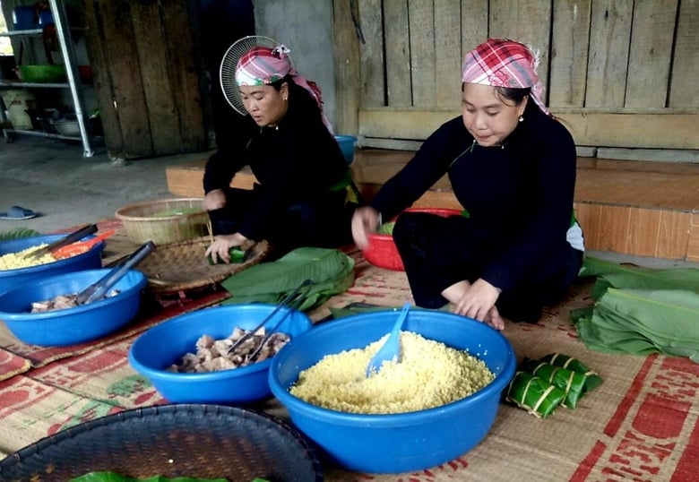 Cơ sở làm bánh chưng Tết ở Văn Bàn - sản phẩm bánh chưng đen đạt chuẩn OCOP cấp tỉnh.