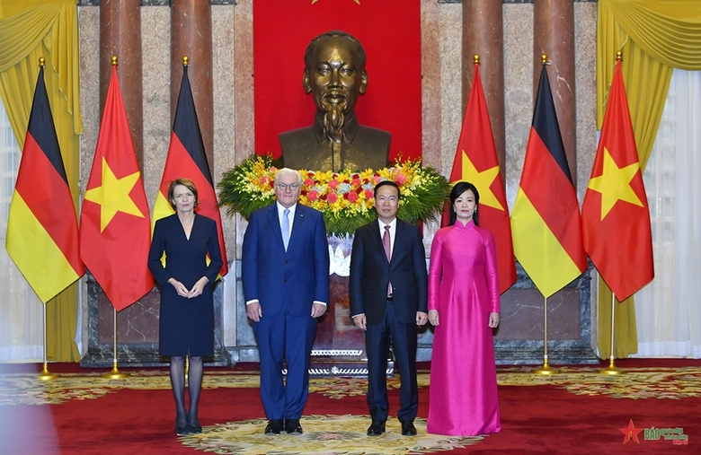 Chủ tịch nước Võ Văn Thưởng, Tổng thống Frank-Walter Steinmeier cùng hai phu nhân.