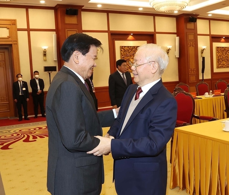 Tổng Bí thư Nguyễn Phú Trọng đón Tổng Bí thư, Chủ tịch nước Lào Thongloun Sisoulith.