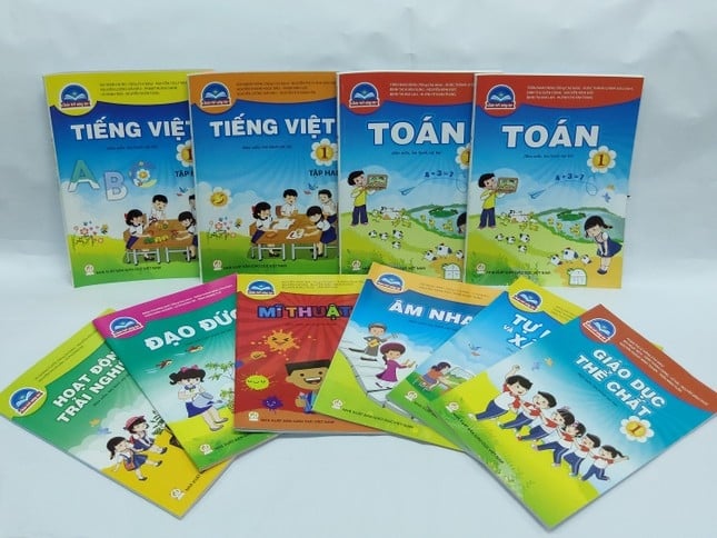 Chính phủ cũng yêu cầu thực hiện kiểm tra, thanh tra công tác xã hội hóa biên soạn SGK.