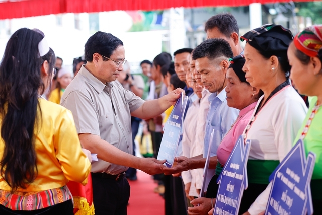 Thủ tướng Phạm Minh Chính phát động Phong trào thi đua “Xóa nhà tạm, nhà dột nát” trong cả nước - Ảnh: VGP/Nhật Bắc