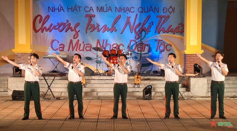 Tiết mục nghệ thuật mang tính hào hùng, tự hào của tốp ca nam.