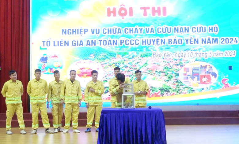 Các đội thi phần lý thuyết.jpg