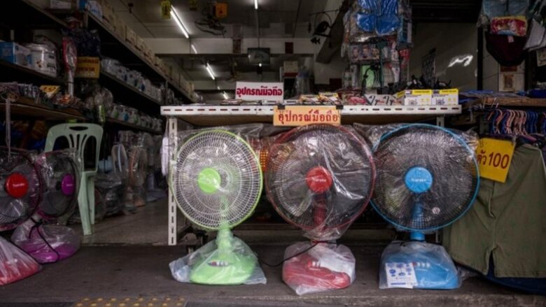 Một cửa hàng bán quạt ở thủ đô Bangkok. Nguồn: Bloomberg