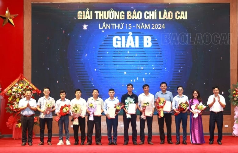 giải B.jpg