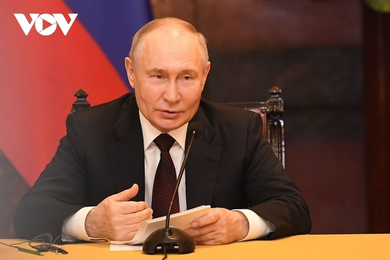 Tổng thống Putin phát biểu tại cuộc họp báo.