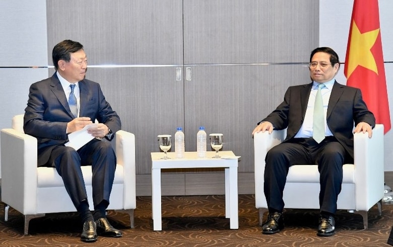 Thủ tướng Phạm Minh Chính tiếp ông Shin Dong-bin, Chủ tịch Tập đoàn Lotte.