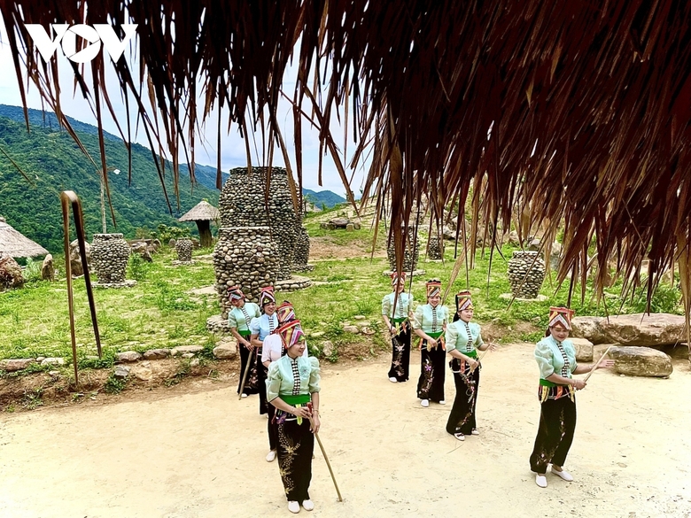 Sơn La chú trọng gìn giữ phong trào bằng văn nghệ quần chúng.