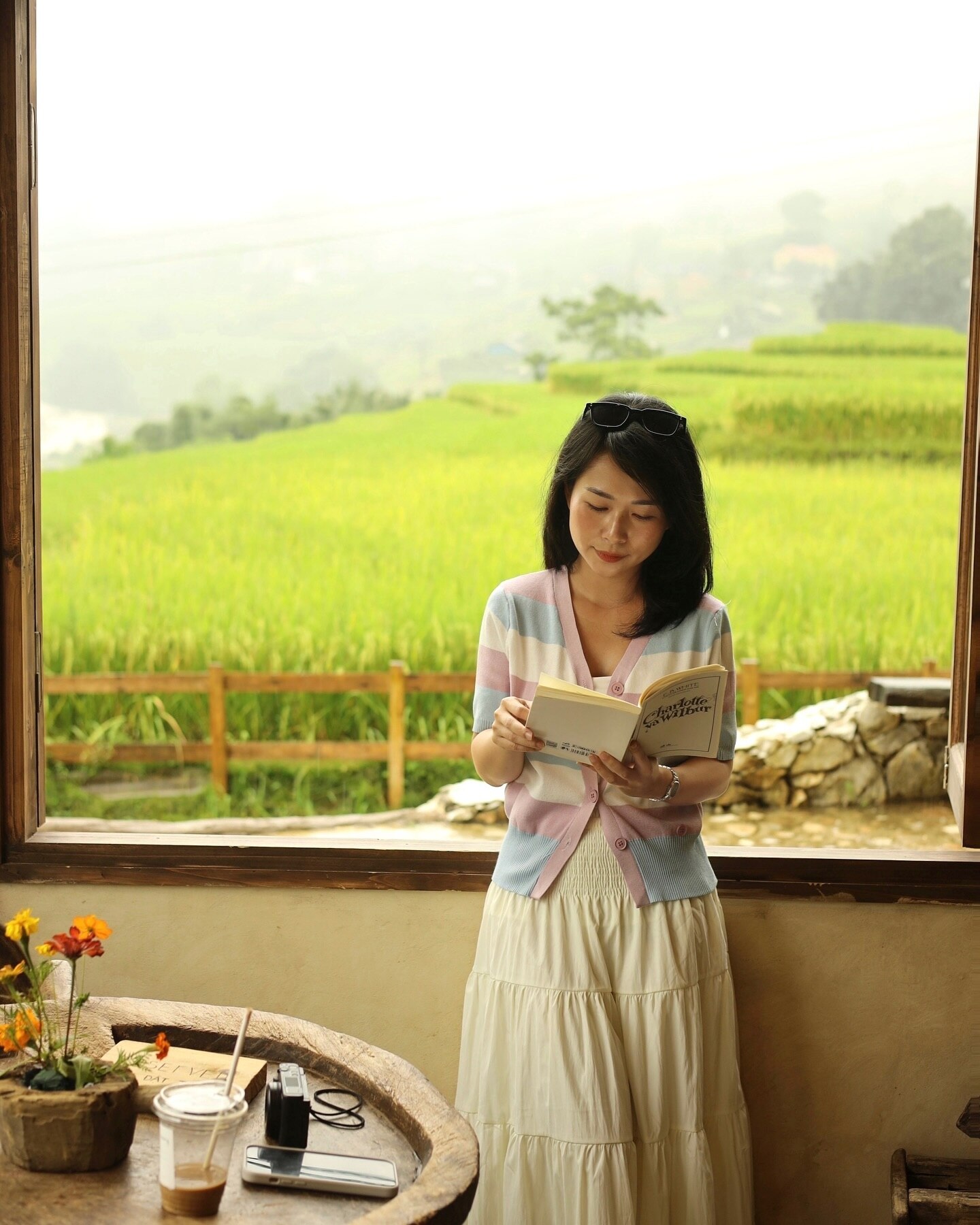 Je suis allée à Sapa à plusieurs reprises, mais c'est la première fois que je viens au village de Ta Van. Loin de l'agitation, la nature de Ta Van me procure un sentiment de bien-être. C'est ce que Mme Kim Le a partagé après un séjour de deux jours et une nuit à Ta Van.