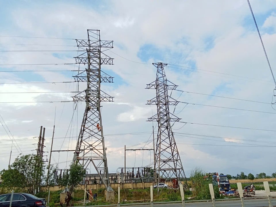 Đẩy nhanh tiến độ dự án cải tạo đường dây 110kV Vĩnh Yên - Vĩnh Tường - Việt Trì. Ảnh: Điện lực Vĩnh Phúc