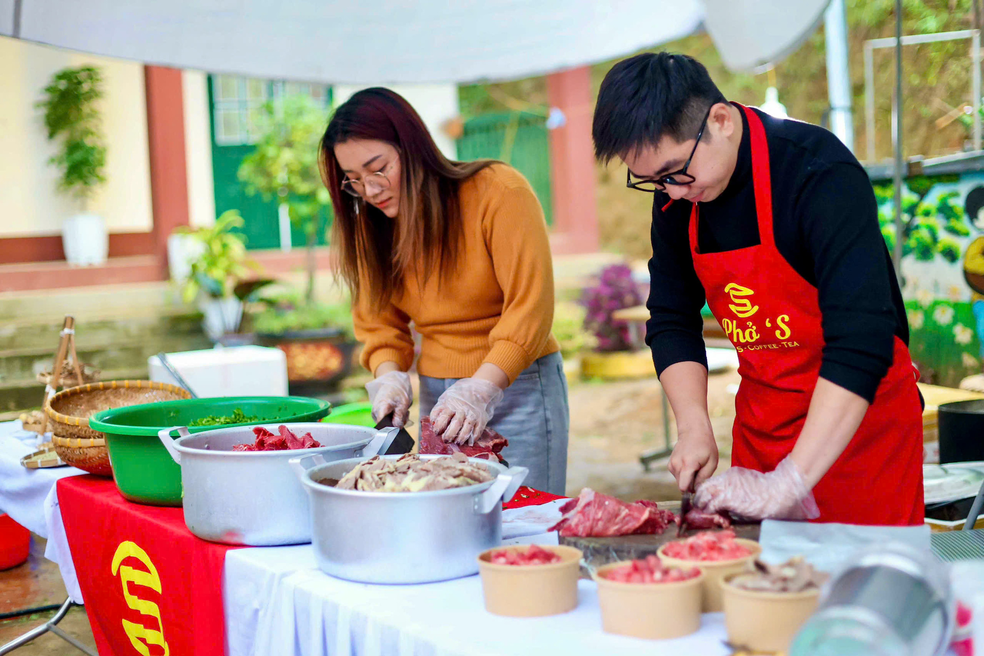 Chú ơi, thế sang năm chú có quay lại đây nấu phở tiếp không? - Ảnh 2.