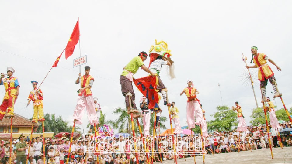 Đội cà kheo các xã Hải Lý, Hải Triều, Hải Đông biểu diễn trong Ngày hội văn hóa - thể thao truyền thống huyện Hải Hậu được tổ chức vào dịp Quốc khánh 2/9 hàng năm.