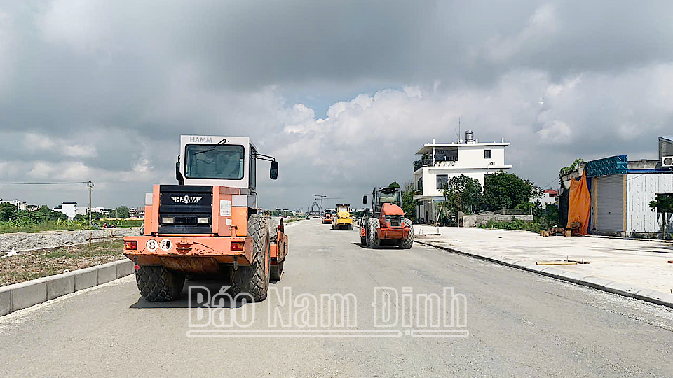 Thi công tuyến đường trục phía Nam thành phố Nam Định.
