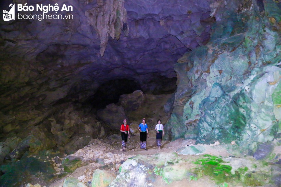 Descubra la belleza prístina de la cueva Tham Binh foto 2