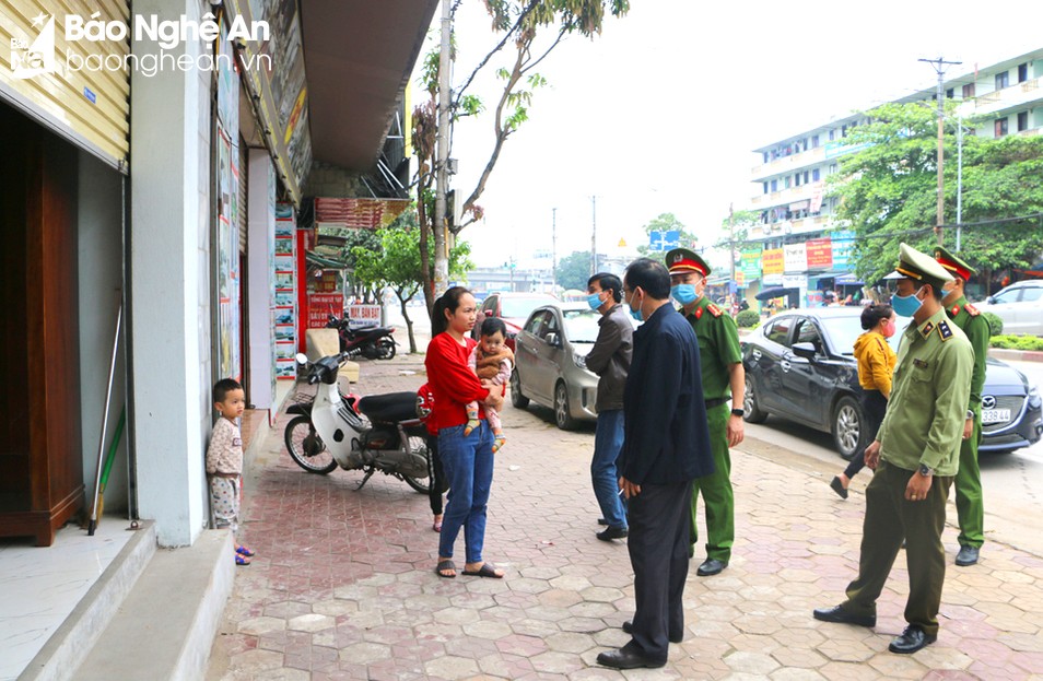 bna_ đoàn liên ngành kiểm tra thực tế kinh doanh của các hộ và doanh nghiệp.JPG