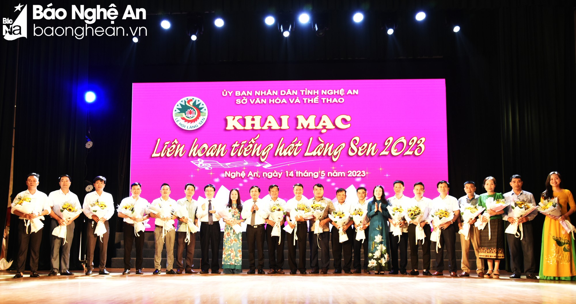 21 đoàn nghệ thuật quần chúng tham gia Liên hoan Tiếng hát Làng Sen năm 2023 ảnh 3