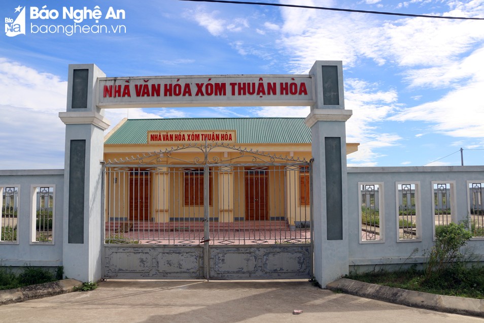 bna_Nhà văn hóa xóm Thuận Hòa trong khuôn viên dự án tái định cư.jpg