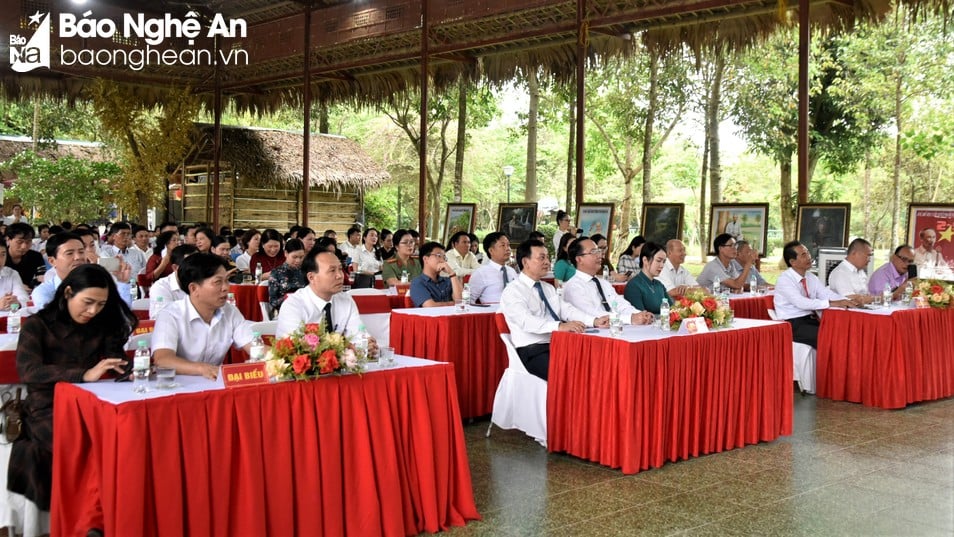 Giới thiệu 200 bức ảnh, tài liệu tại triển lãm 'Những tấm gương bình dị mà cao quý' nhân Kỷ niệm 133 năm ngày sinh Chủ tịch Hồ Chí Minh ảnh 1