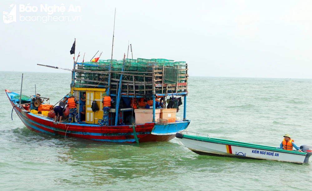 Nghe An se centra en inspeccionar y manejar estrictamente los barcos pesqueros '3 no'