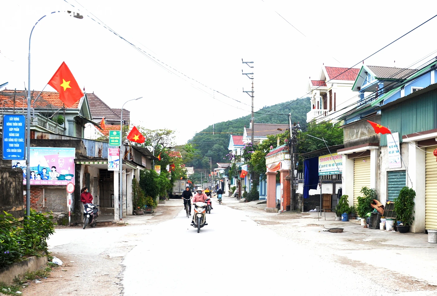 bna-xa-quynh-long-huyen-quynh-luu-ngay-cang-khoi-sac-mot-phan-do-cac-nganh-nghe-phat-trien-anh-xuan-hoang-8716.jpg