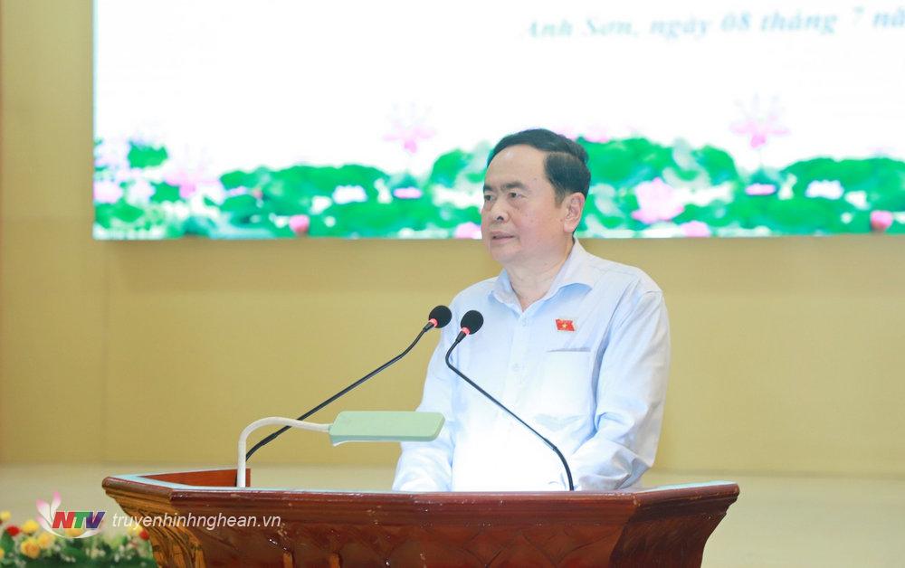 Chủ tịch Quốc hội Trần Thanh Mẫn phát biểu tại Lễ trao tặng quà cho gia đình chính sách, người có công với cách mạng tiêu biểu huyện Anh Sơn.