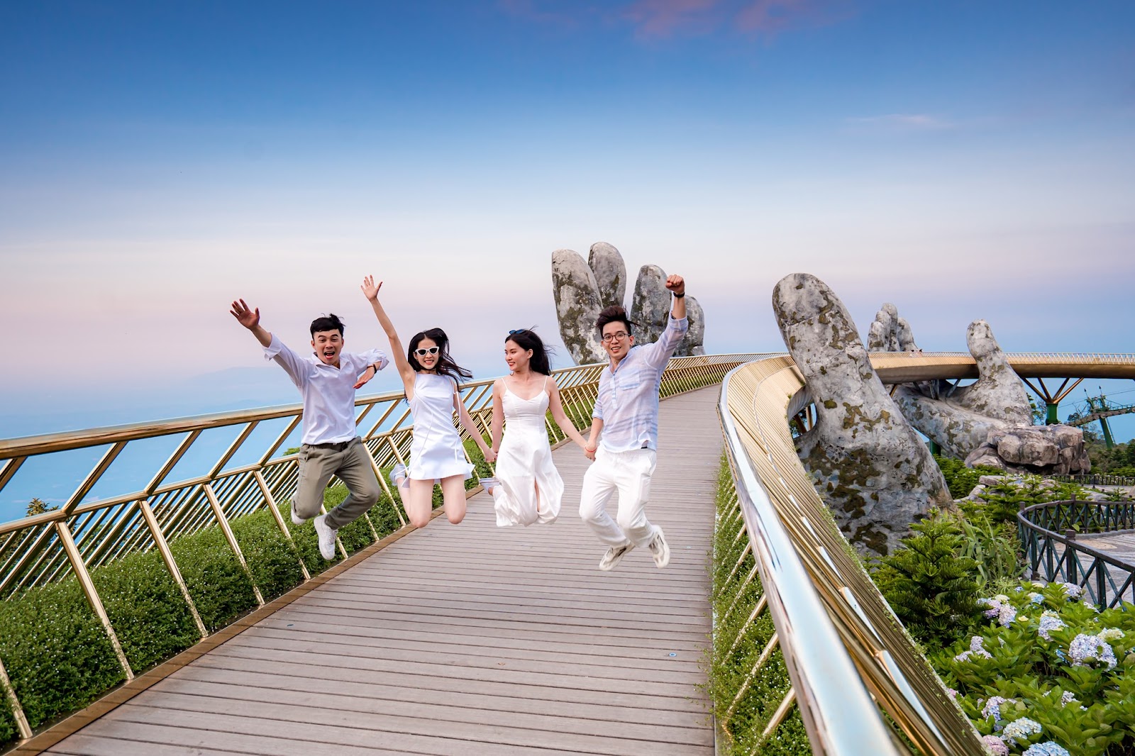 Check in Golden Bridge Da Nang on top of Ba Na Hills tourist area