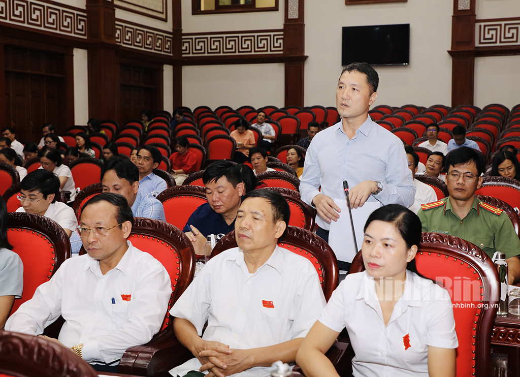 Le Comité permanent du Conseil populaire provincial a tenu une session pour expliquer la gestion, la conservation, la restauration et la réhabilitation des vestiges historiques et culturels de la province de Ninh Binh.