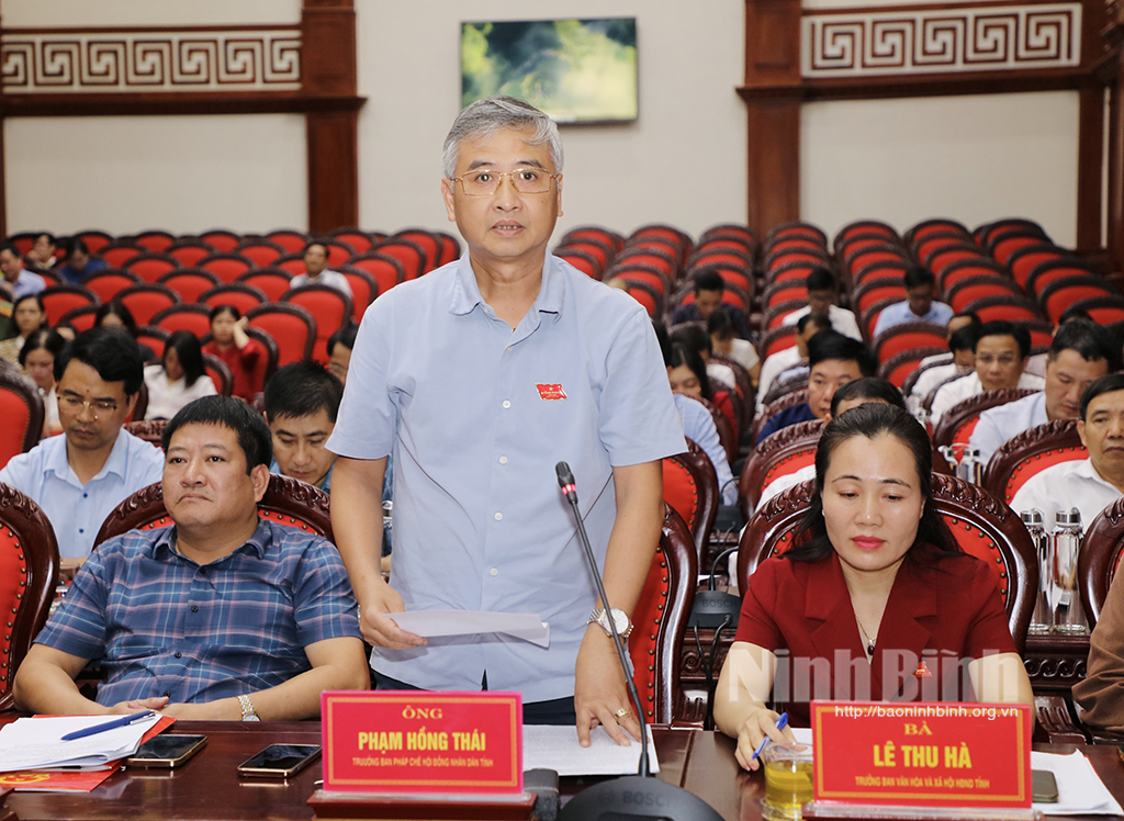 Le Comité permanent du Conseil populaire provincial a tenu une session pour expliquer la gestion, la conservation, la restauration et la réhabilitation des vestiges historiques et culturels de la province de Ninh Binh.