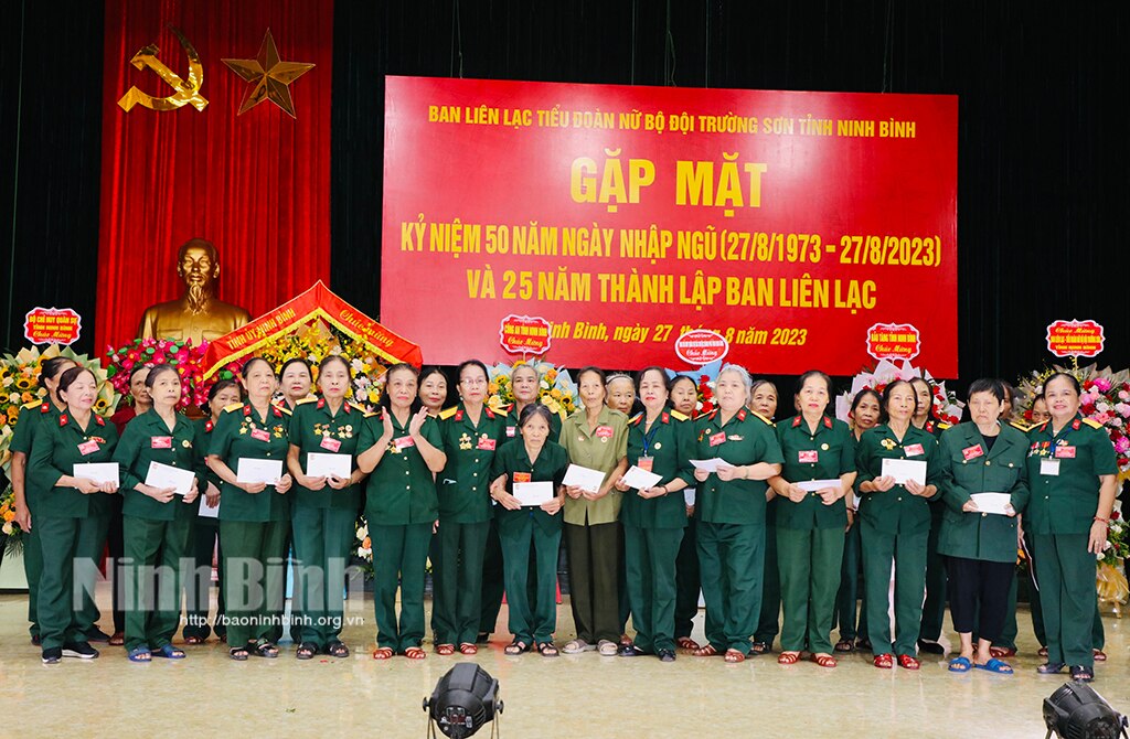 Ban liên lạc Tiểu đoàn nữ Bộ đội Trường Sơn tỉnh gặp mặt kỷ niệm 50 năm ngày nhập ngũ