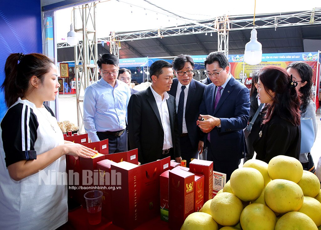 High-ranking delegation of Asan city, Korea visits Ninh Binh for survey