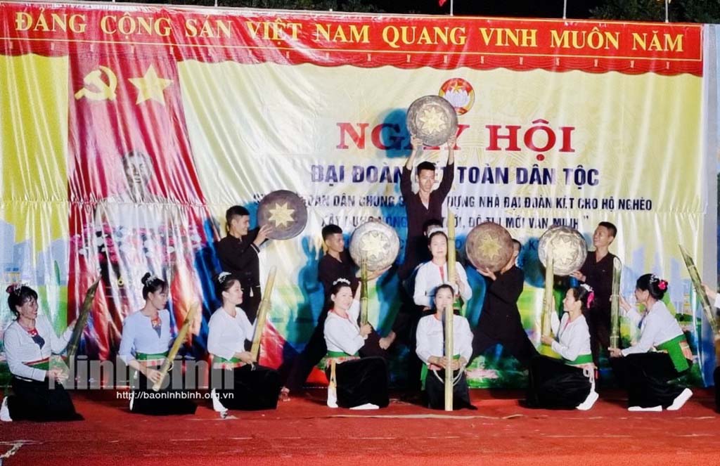 Đồng chí Phó Chủ tịch Ủy ban Trung ương MTTQ Việt Nam dự Ngày hội Đại đoàn kết toàn dân tộc ở bản Ao Lươn