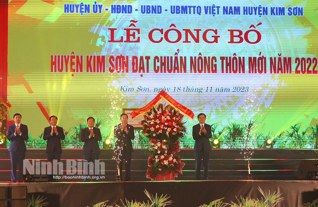 Lễ công bố huyện Kim Sơn đạt chuẩn nông thôn mới