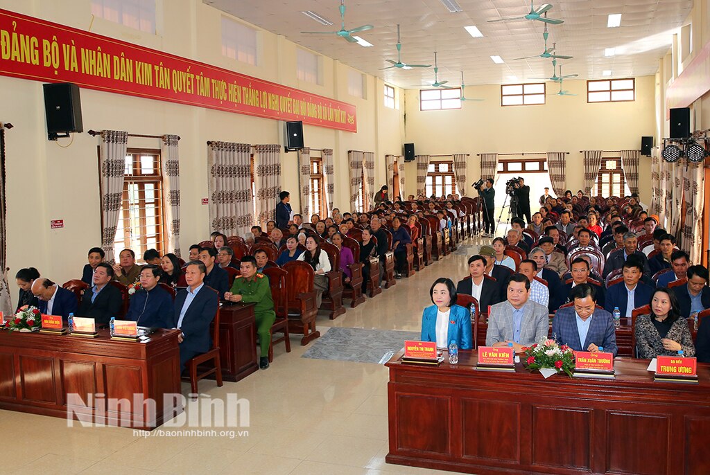 Đồng chí Nguyễn Thị Thanh dự Ngày hội Đại đoàn kết toàn dân tộc tại huyện Kim Sơn