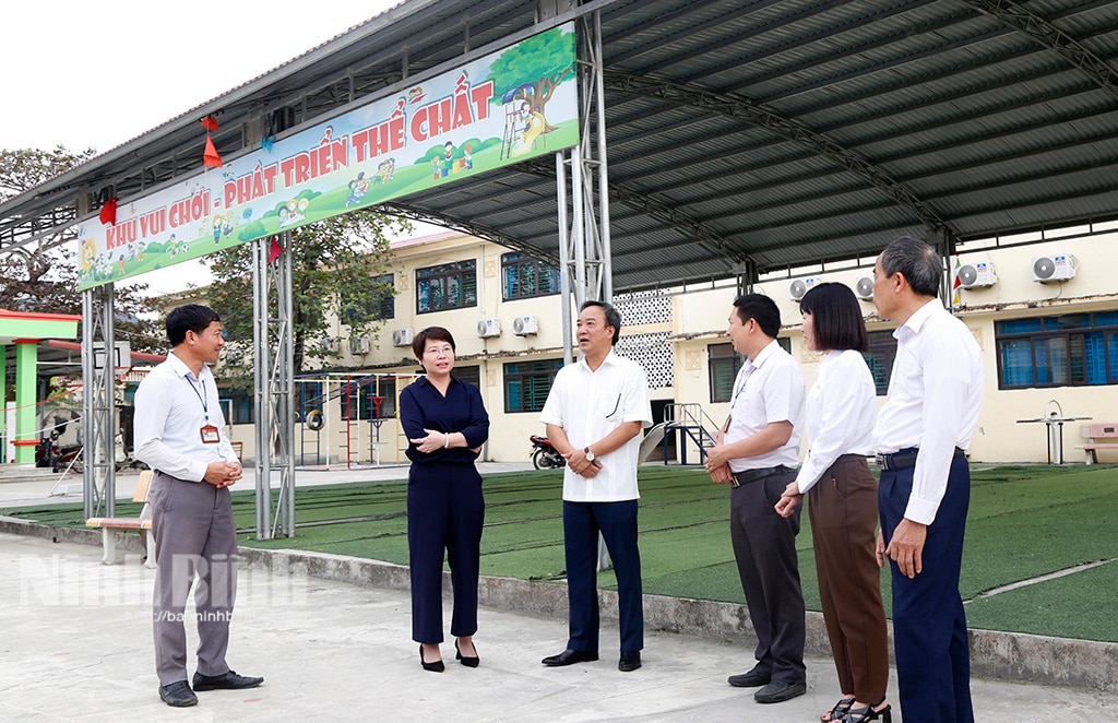 Khảo sát thực tế các xã NTM nâng cao Yên Sơn và Ninh Tiến