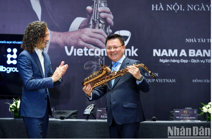 Lan tỏa tinh thần thiện nguyện vì cộng đồng từ đêm nhạc Kenny G Live in Vietnam