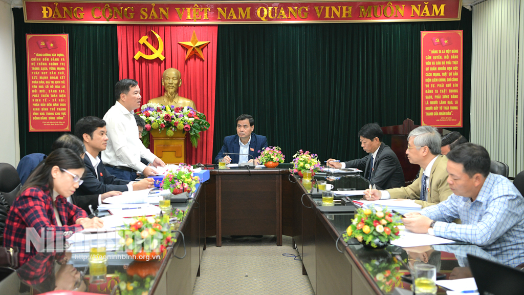 The 17th session of the Provincial People's Council, term XV, was discussed in groups.