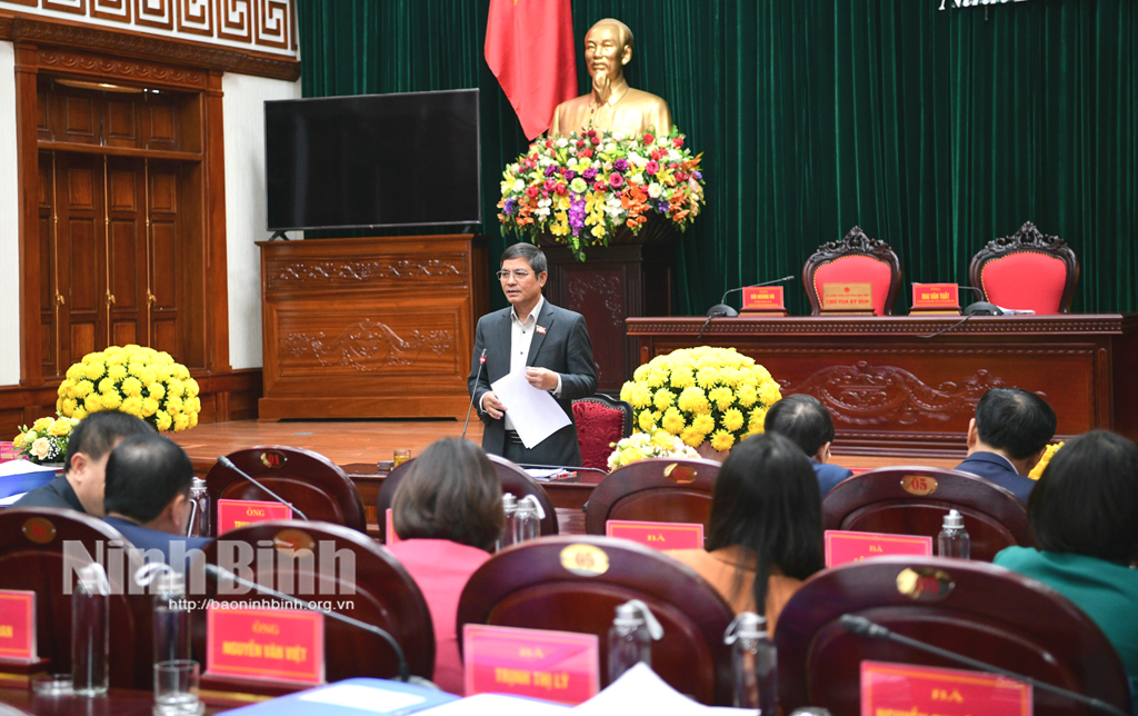 The 17th session of the Provincial People's Council, term XV, was discussed in groups.