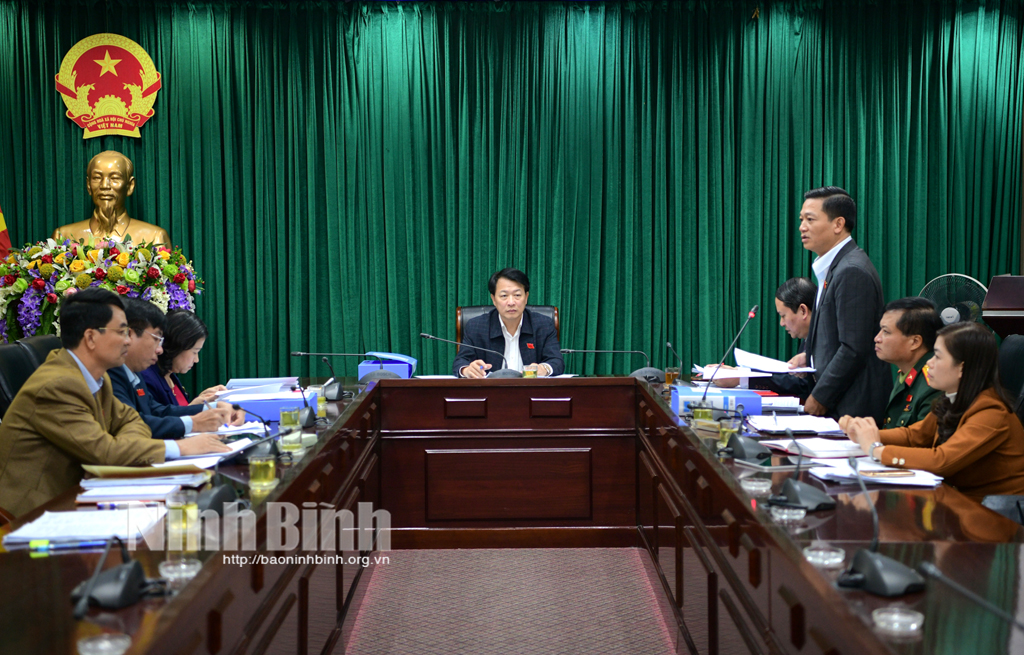 The 17th session of the Provincial People's Council, term XV, was discussed in groups.