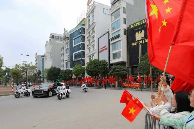 Tổng Bí thư Chủ tịch nước Trung Quốc Tập Cận Bình đến Hà Nội bắt đầu chuyến thăm Việt Nam